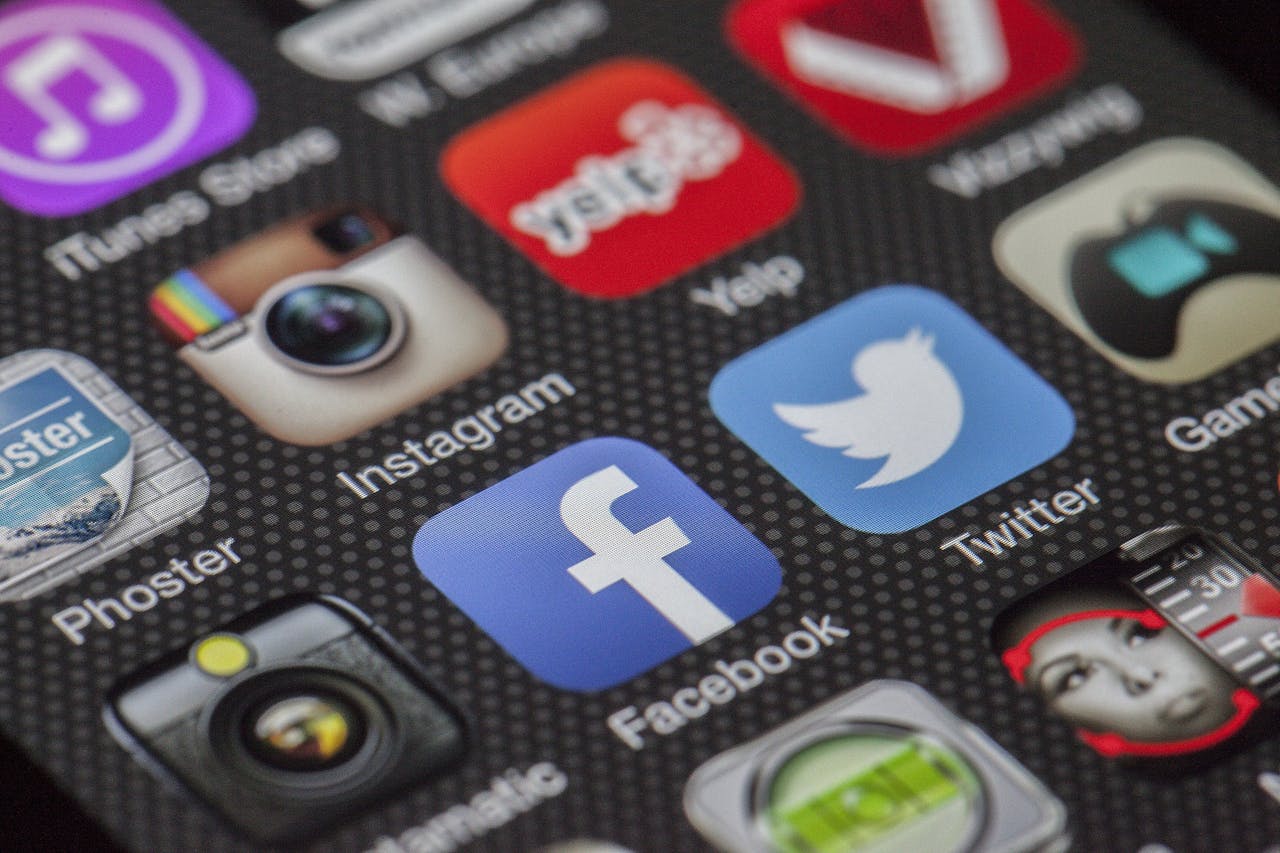 Maximizing Your Reach: Top 5 Facebook Marketing Tactics